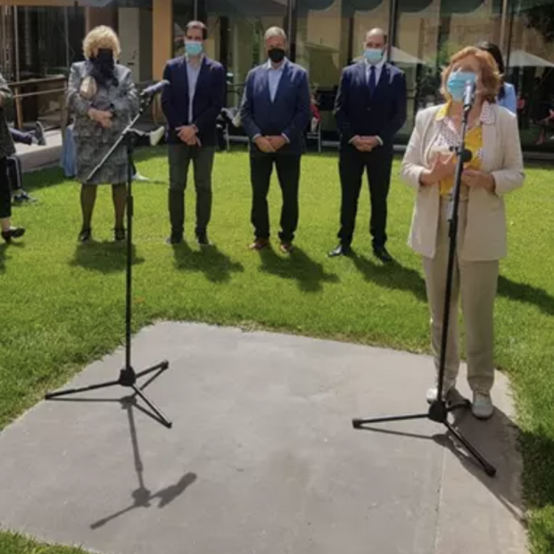 La consejera de Ciudadanía y Derechos Sociales del Gobierno de Aragón, María Victoria Broto, en el hogar de Barbastro (Huesca). - GOBIERNO DE ARAGÓN La consejera de Ciudadanía y Derechos Sociales del Gobierno de Aragón, María Victoria Broto, en el hogar de Barbastro (Huesca). - GOBIERNO DE ARAGÓN
