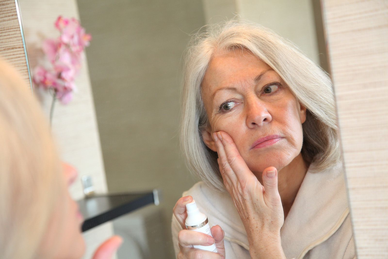 Los cosméticos anti polución equilibran la piel frente a las agresiones externas (Bigstock)