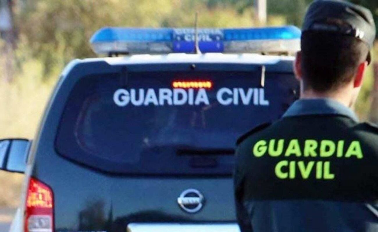 Un hombre de 60 años fallece atropellado por un camión en la A-66 al bajarse de su vehículo