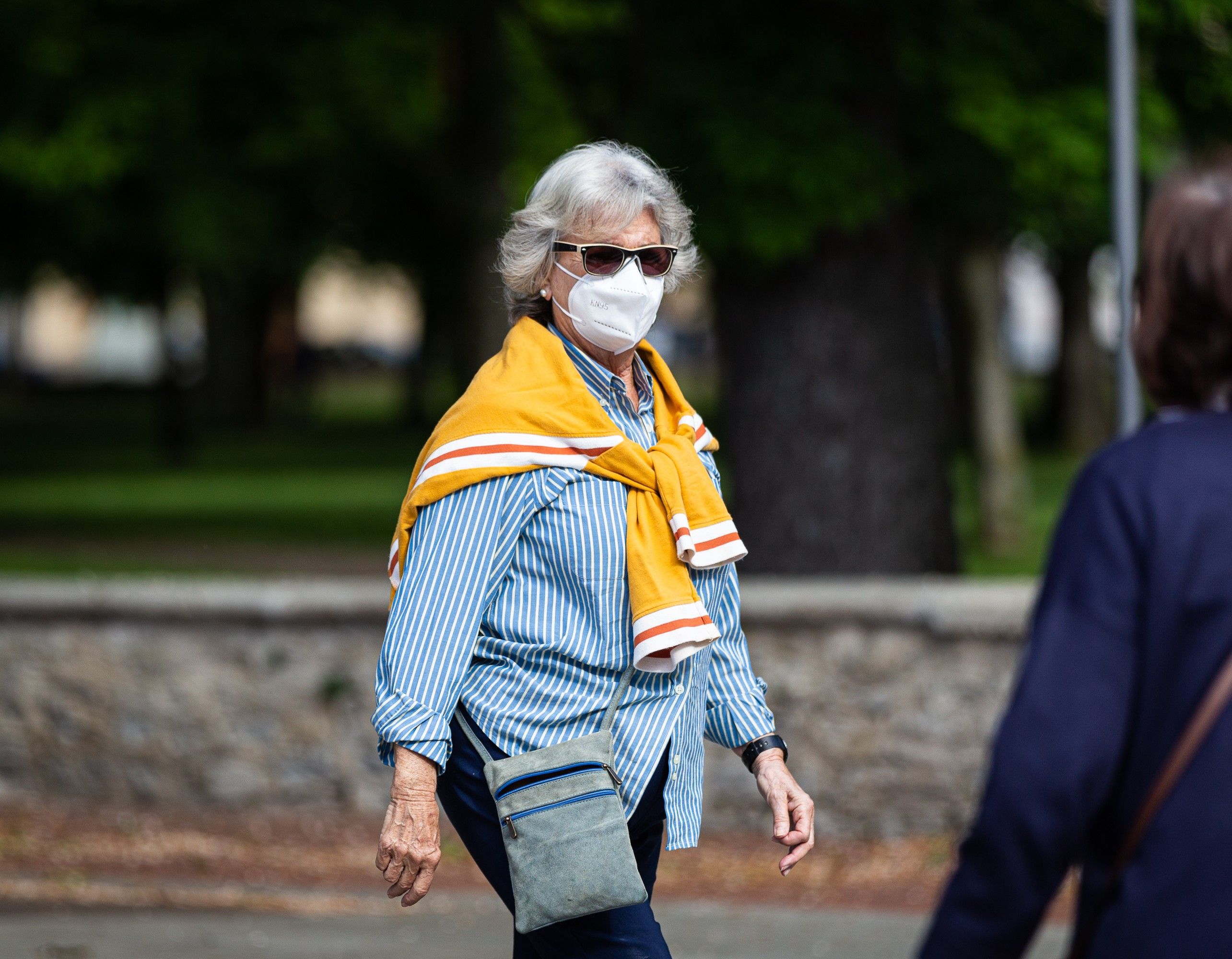 La incidencia de Covid en mayores de 60 años baja ligeramente, aunque sube la presión hospitalaria