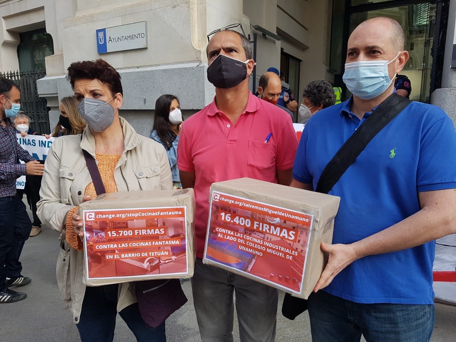 Las asociaciones vecinales de Madrid consiguen 32.000 firmas en contra de las 'cocinas fantasma'