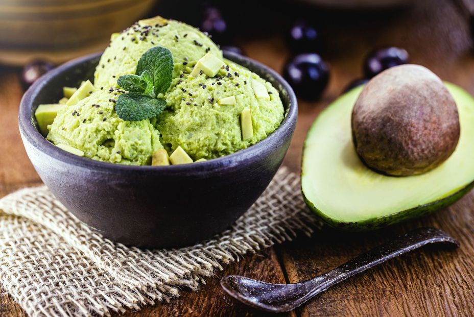 Prepara tu propio helado de aguacate