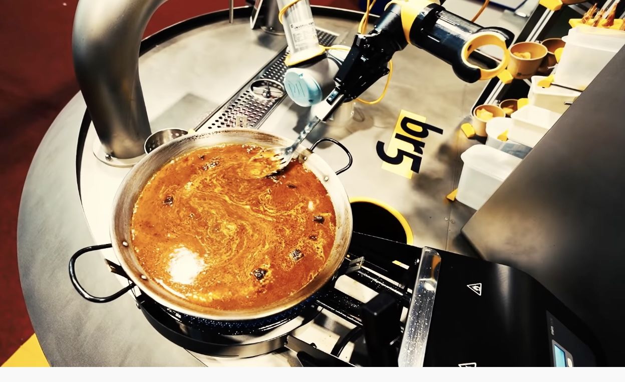 ¿Un robot capaz de cocinar una paella? Descubre el invento criticado por los puristas valencianos