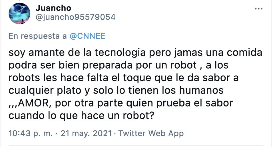 Tuit criticando al robot paellero