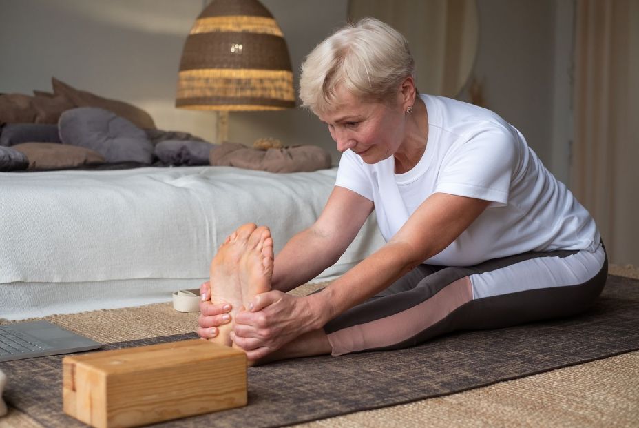 Mantén tus músculos y articulaciones fuertes y flexibles con estos estiramientos. Foto: BigStock 