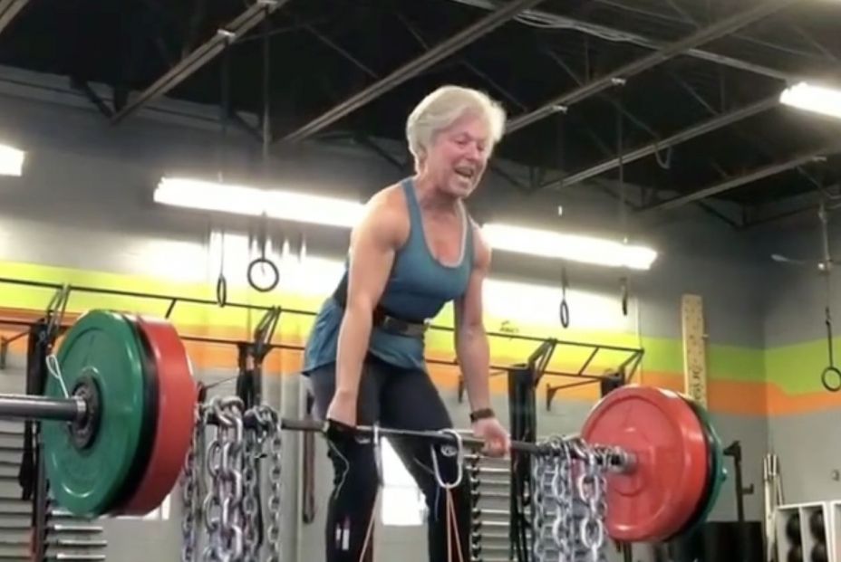 Mary Duffy, la mujer de 71 años que levanta 110 kg: "Me siento mejor ahora que cuando tenía 40"