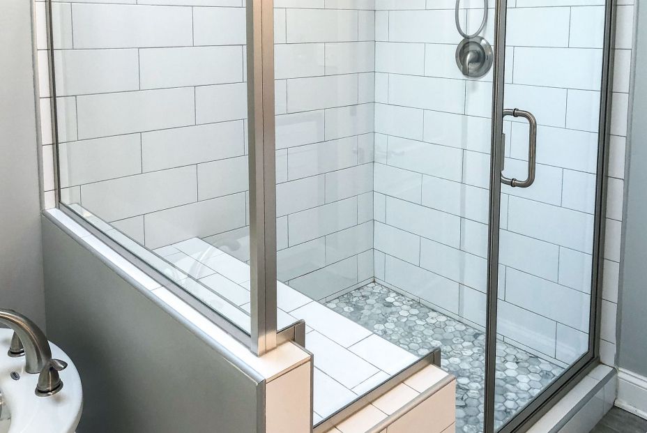 Sigue estos trucos de expertos para eliminar la cal del vidrio de la ducha Sigue estos trucos de expertos para eliminar la cal del vidrio de la ducha