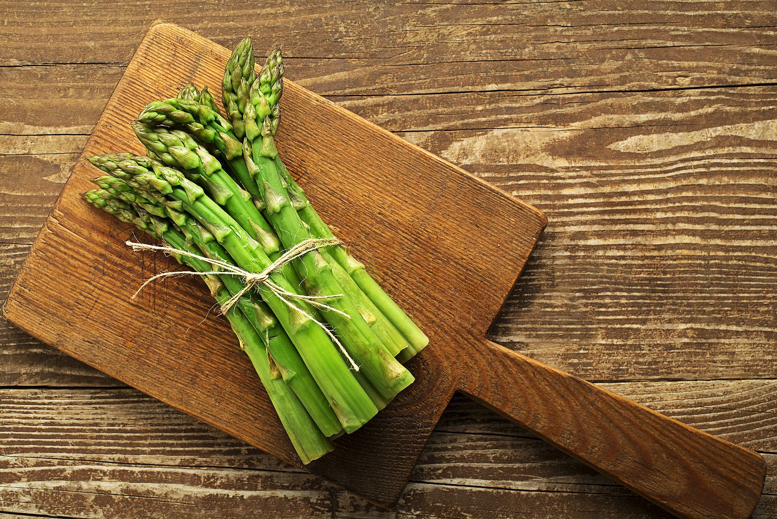 Espárragos verdes: inclúyelos en tu dieta con estas recetas. Foto: bigstock 