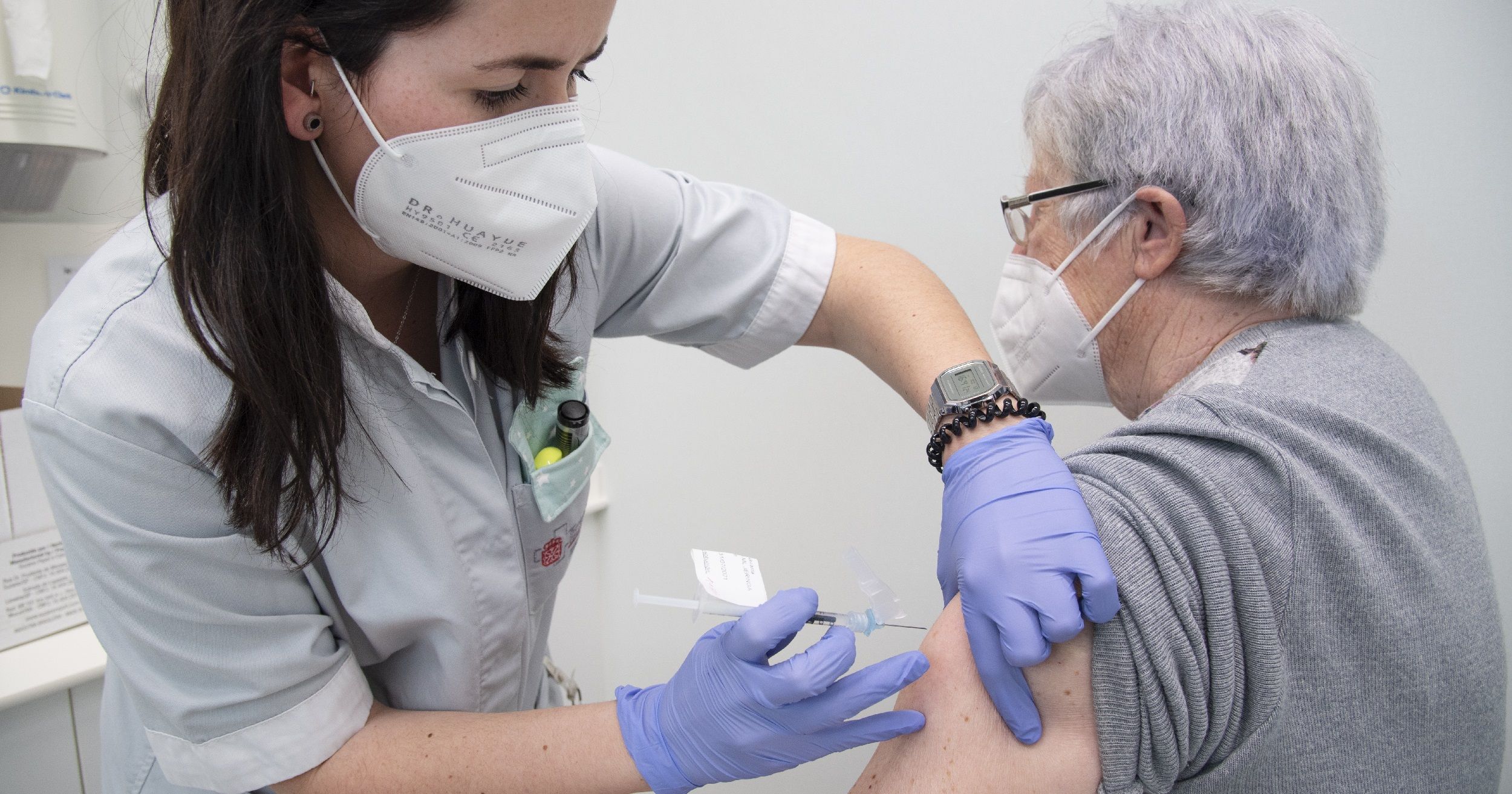 La vacunación de los mayores, casi al 100%: "Es una buena noticia pero aún hay riesgos"