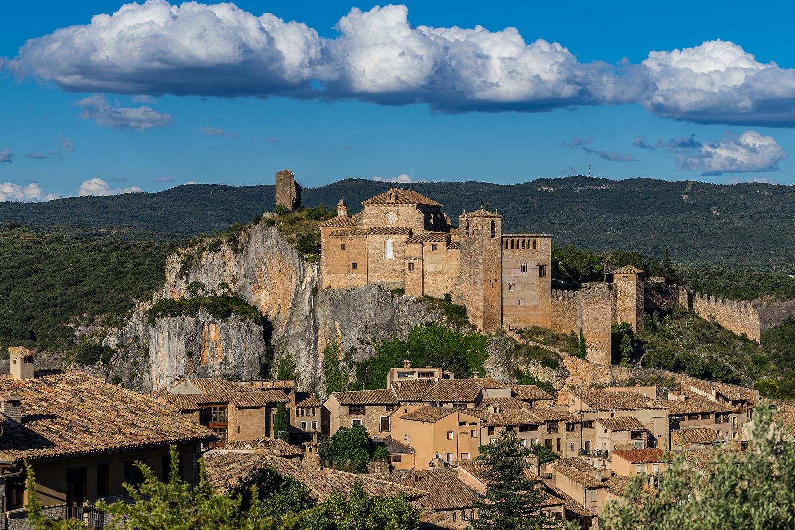 Visitamos Alquézar, uno de los pueblos más bonitos de España Foto: bigstock. Alquézar