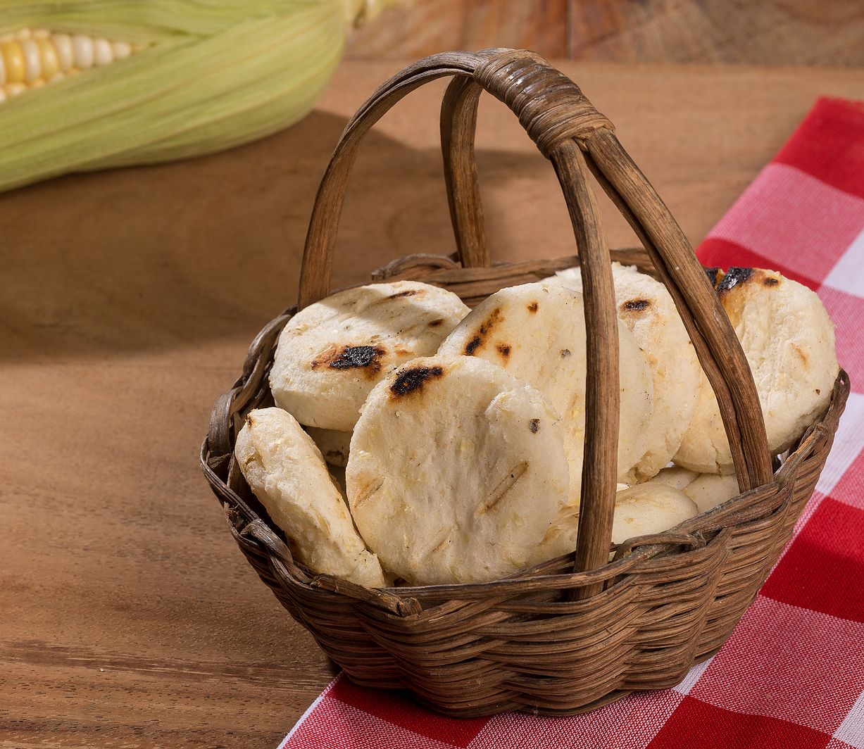 Cómo preparar unas auténticas arepas. Foto Bigstock