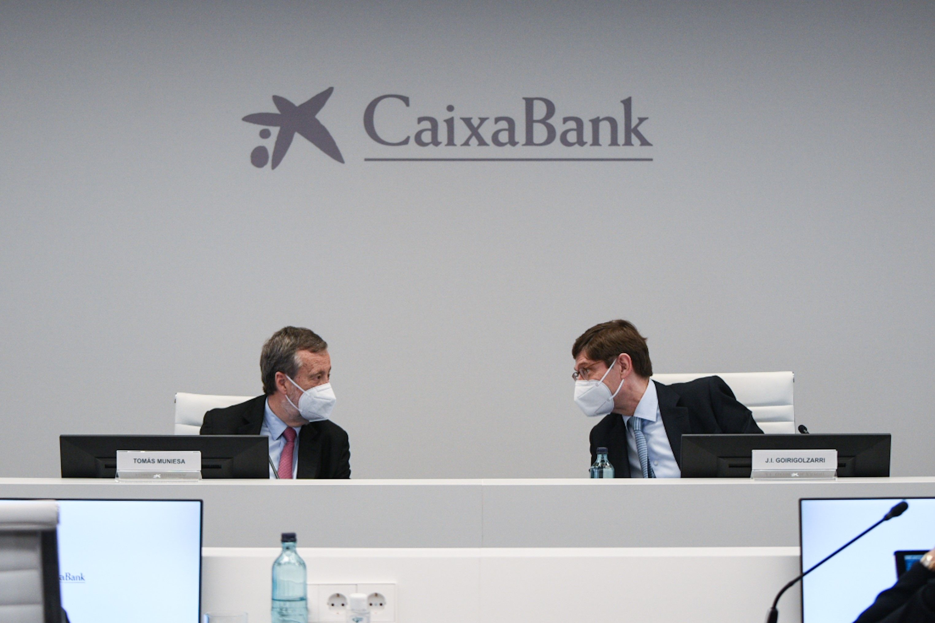 CaixaBank se abre a más bajas voluntarias y apuesta por el equilibrio generacional