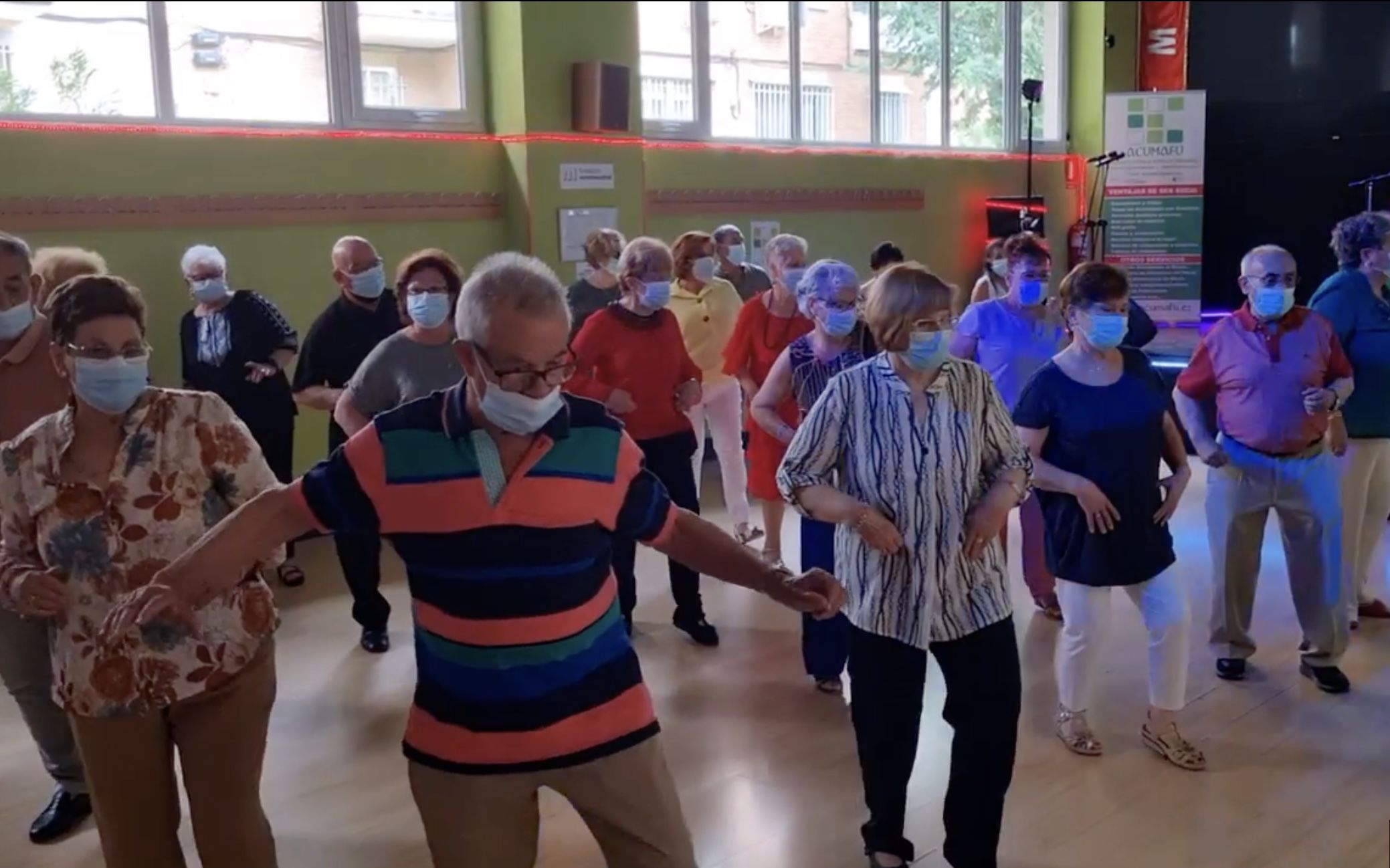 Por fin: vuelve el baile para los mayores vacunados, ¡que no pare la música!