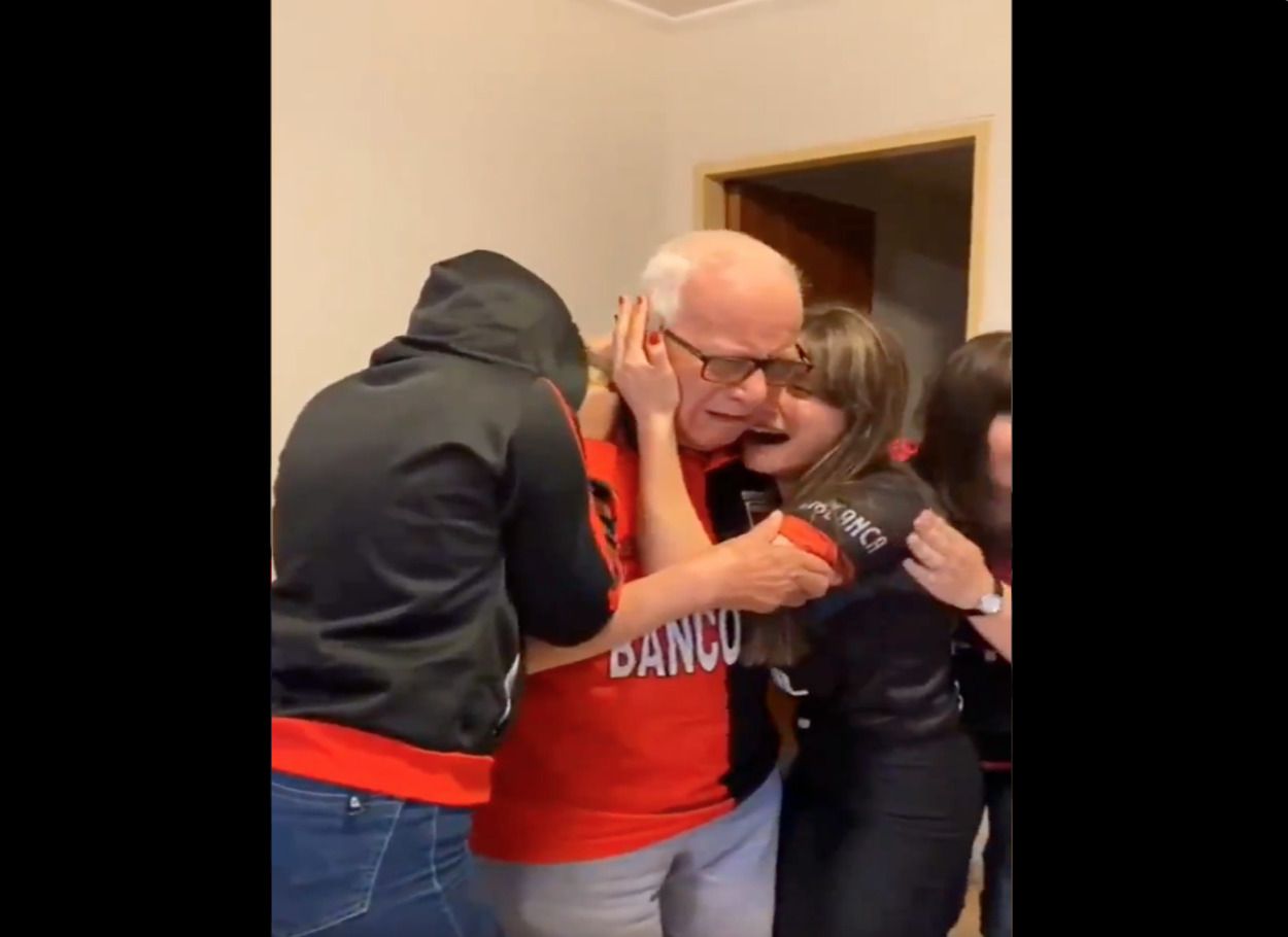 VÍDEO: La emoción de los aficionados más veteranos del Colón al ver ganar a su equipo 