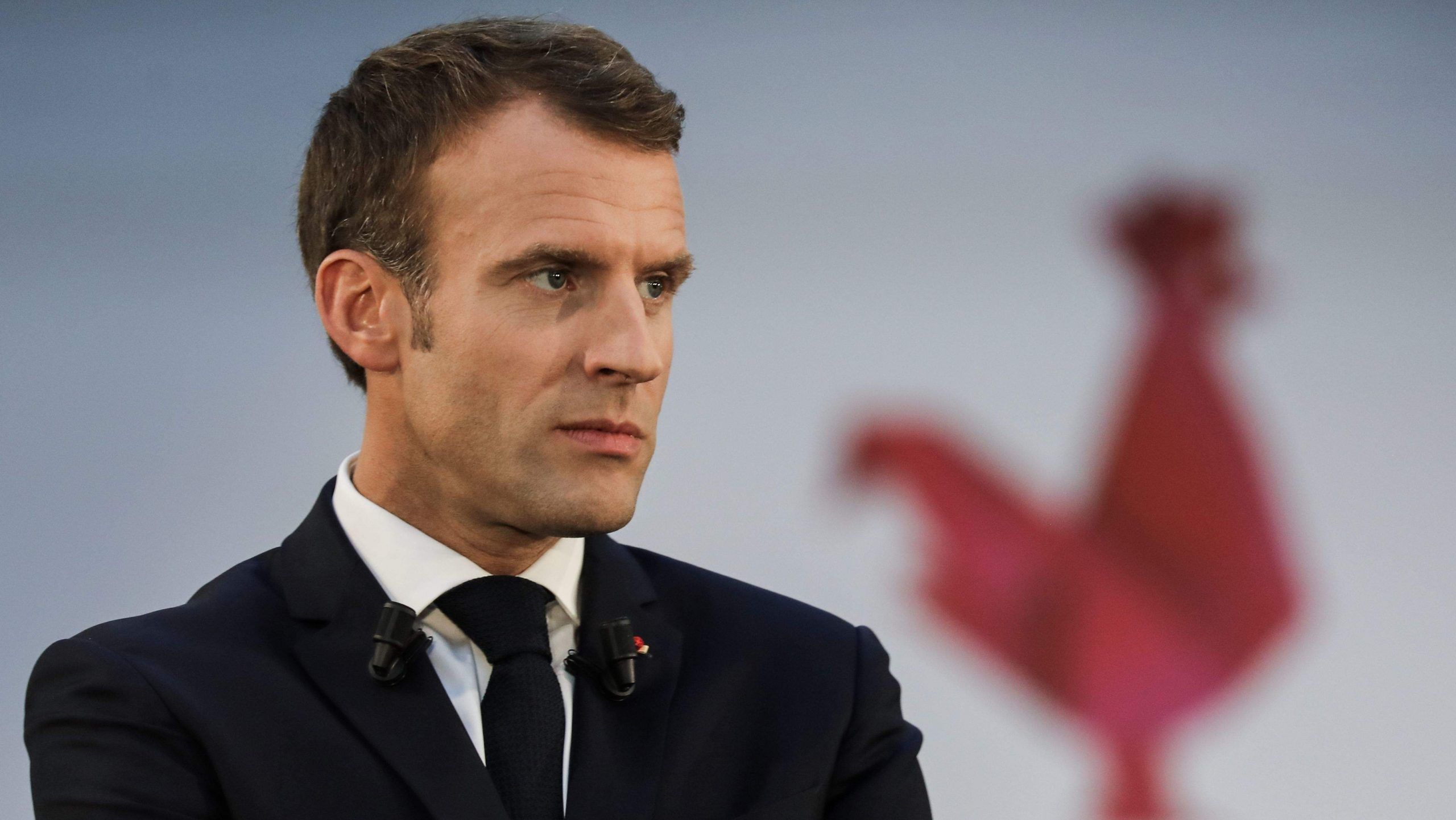 Abofetean a Emmanuel Macron durante un acto público al acercarse a saludar a simpatizantes Foto: Europa Press