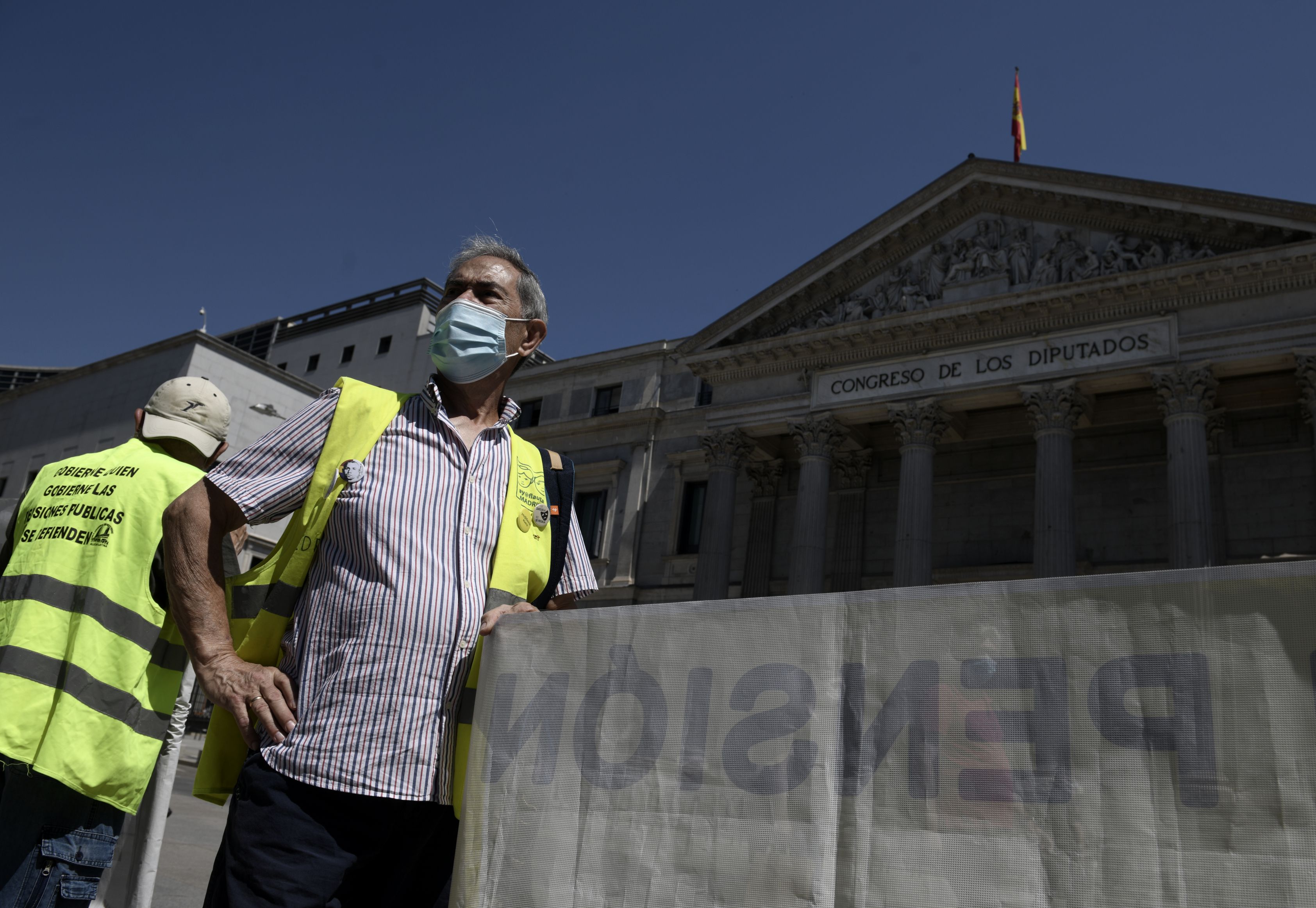 Jubilados, frente al Congreso: "Las pensiones mínimas que no llegan al SMI nos abocan a la pobreza"