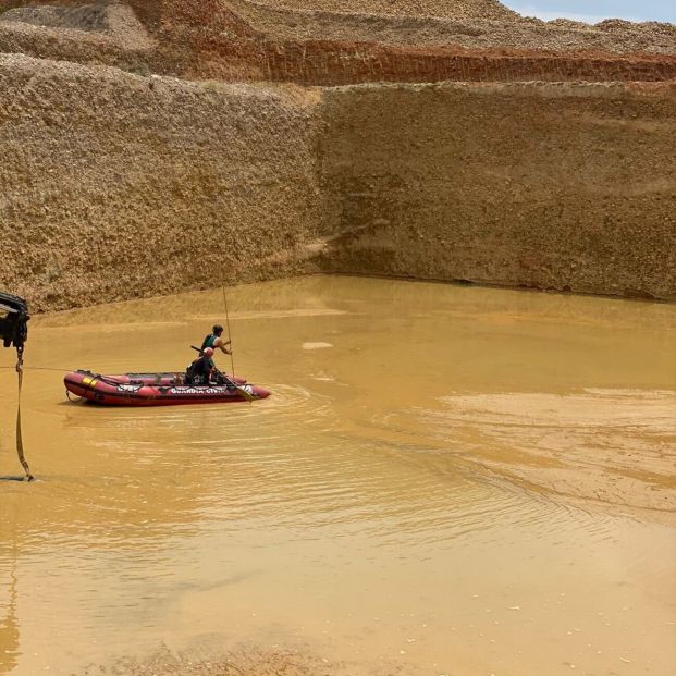 Recuperan el cuerpo del operario sepultado por el lodo en una cantera de Villanueva de la Reina. Foto: Europa Press Recuperan el cuerpo del operario sepultado por el lodo en una cantera de Villanueva de la Reina. Foto: Europa Press