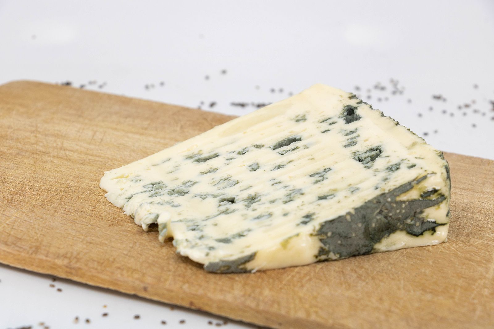 ¿Te gusta el queso fuerte? Te enseñamos a preparar pollo al roquefort. Foto: bigstock 