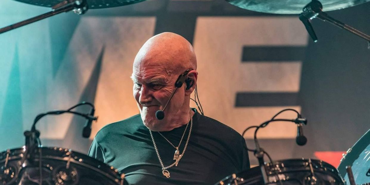 Chris Slade, batería de AC/DC, de gira con su propia band...