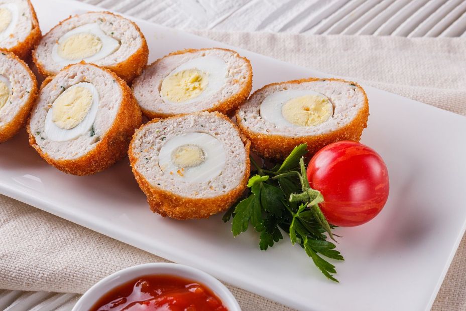 Recetas con huevos de codorniz: huevos a la escocesa