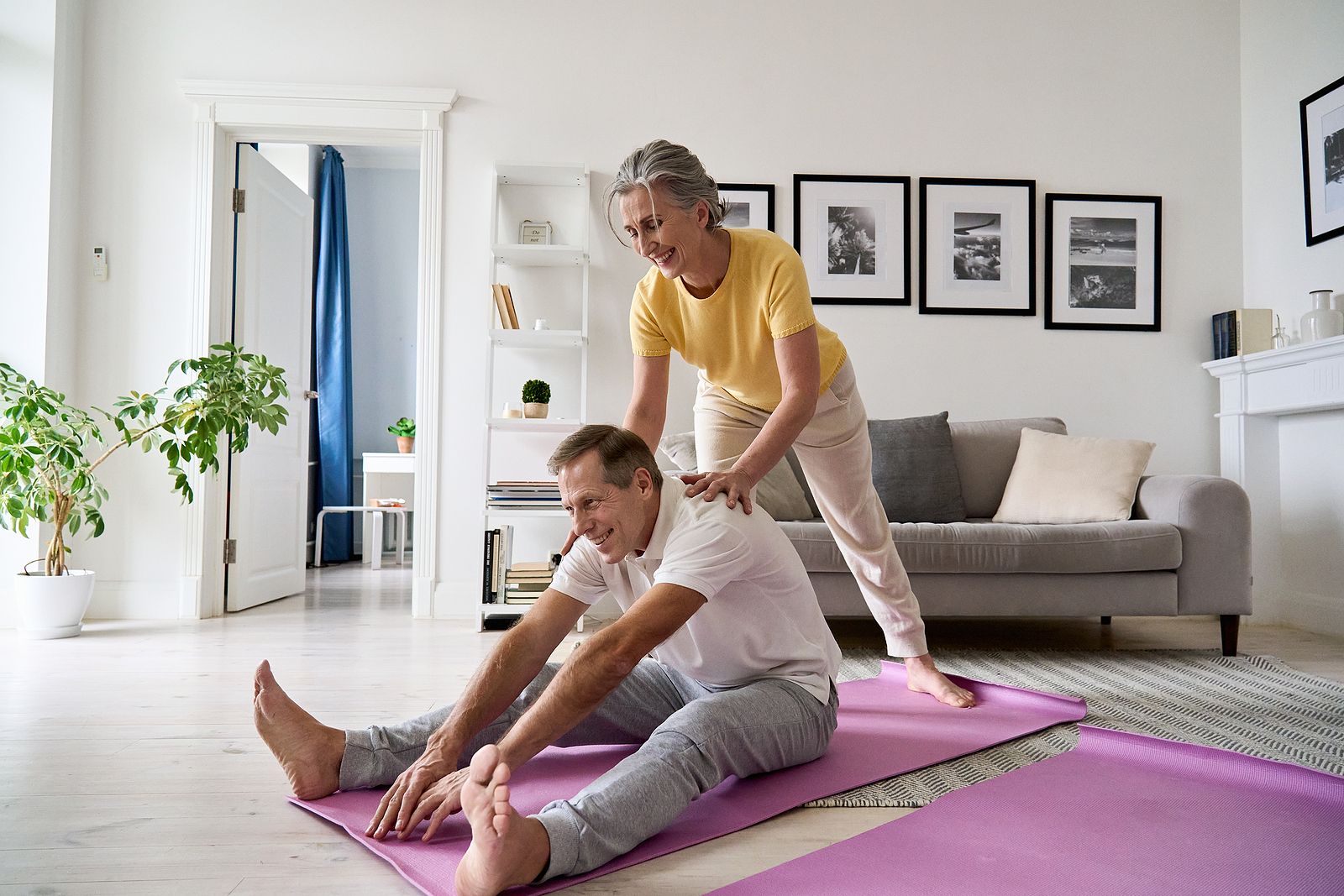 6 ejercicios de estiramientos para mayores de 60 años Foto: bigstock