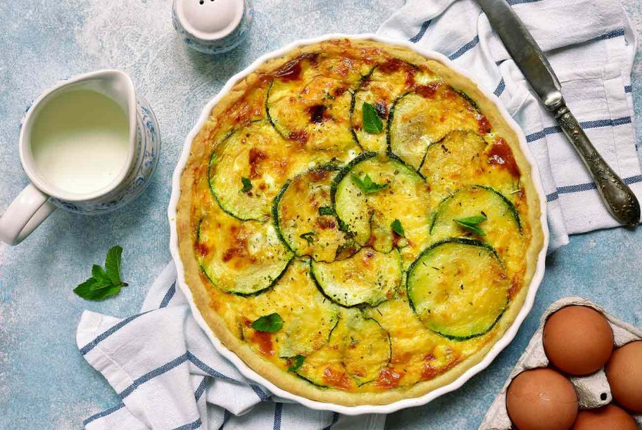 Receta de quiche explicada paso a paso: la clásica Lorraine y cuatro opciones diferentes