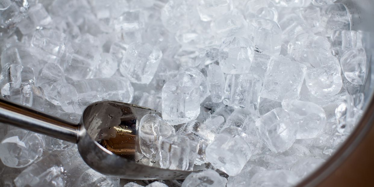 Como hacer cubitos de hielo transparentes