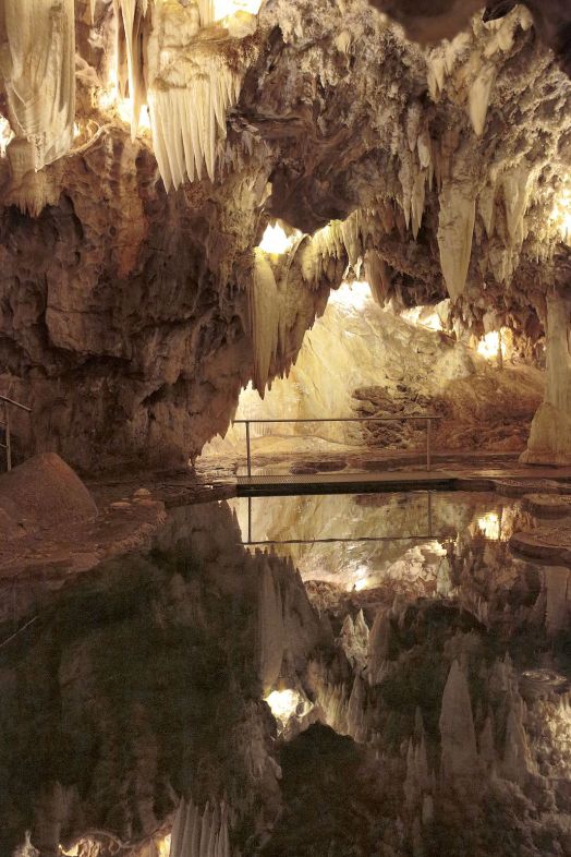 las cuevas más bonitas de España: Gruta de las Maravillas 