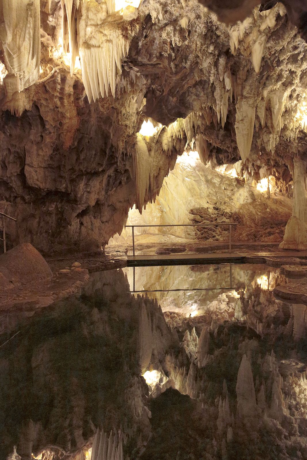Las cuevas más bonitas de España. Foto: bigstock