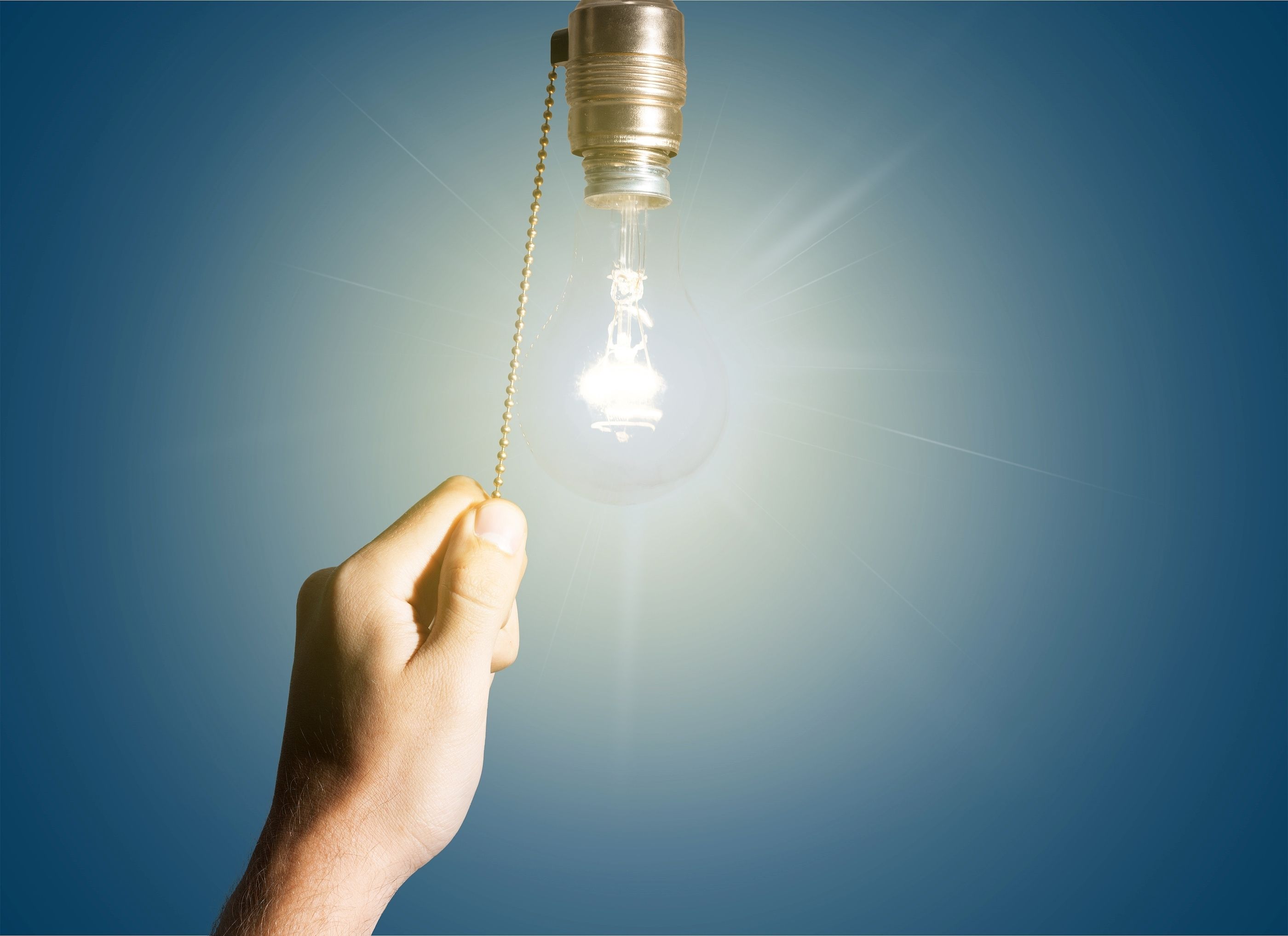 El Gobierno aprueba la rebaja "insuficiente" del IVA de la luz