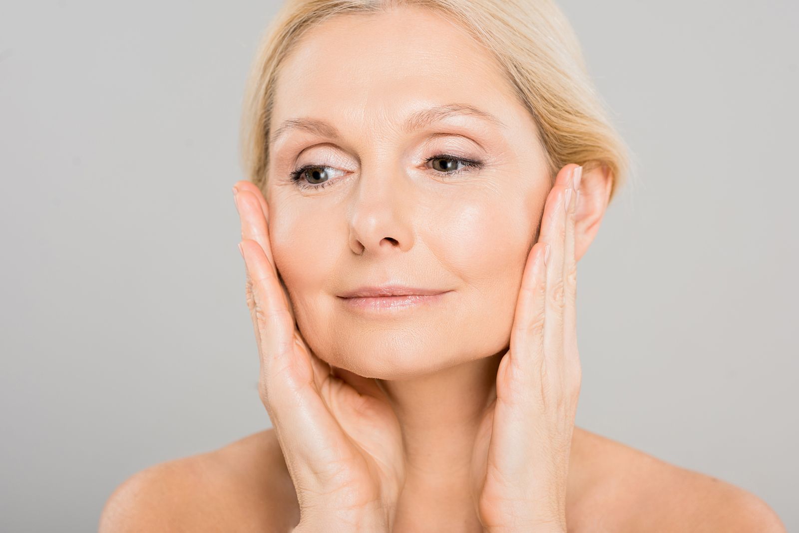 Extracción de las bolas de Bichat el recurso de muchas famosas para estilizar su rostro (Bigstock) Extracción de las bolas de Bichat el recurso de muchas famosas para estilizar su rostro (Bigstock)