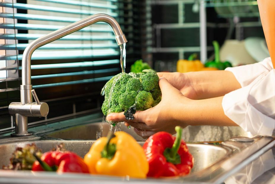 Desinfecta tus frutas y verdura con vinagre, limón y sal Foto: bigstock 