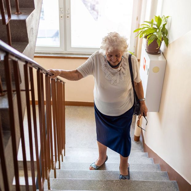 Casos en que es obligatorio instalar y pagar un ascensor si lo pide un vecino mayor de 70 años  (Foto Bigstock) 2