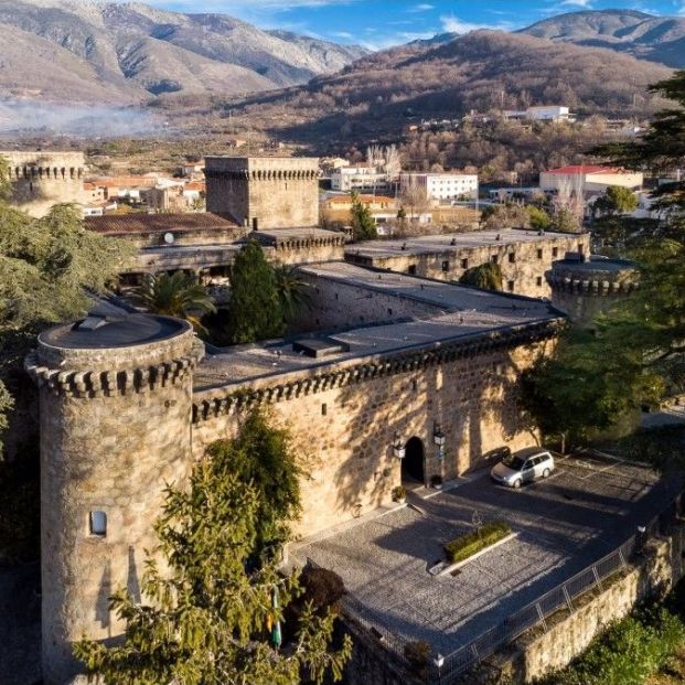 Rutas por el norte de Extremadura (https://www.parador.es/es/paradores/parador-de-jarandilla-de-la-vera?gclid=CjwKCAjwtYXmBRAOEiwAYsyl3IhjCxSgVI04lLbl3pwa_ZVsO_dNuoJBIlIbxCGJvURIdzbfZ32NHxoCVa4QAvD_BwE&gclsrc=aw.ds)