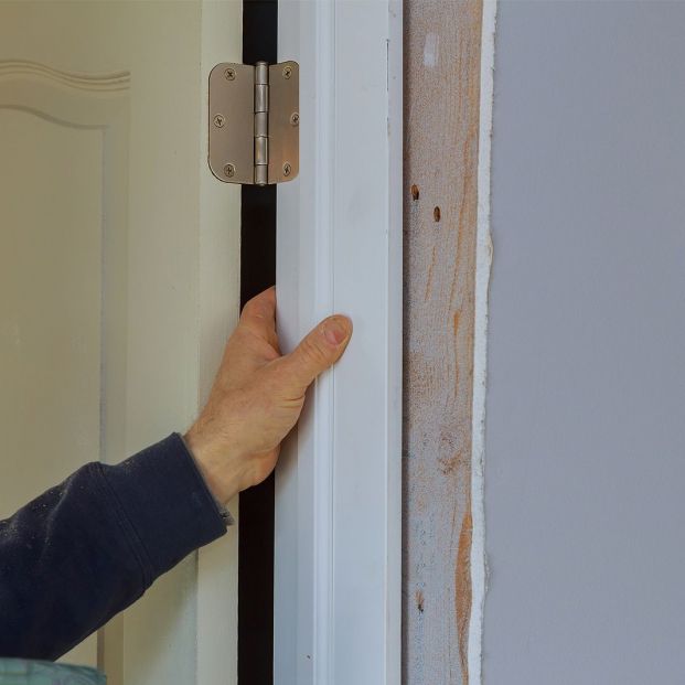 Mi puerta roza el suelo ¿qué puedo hacer? Foto: bigstock