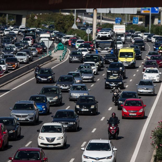 No respetar la distancia de seguridad entre los coches te puede costar una multa de 500 euros (Foto: Europa Press)