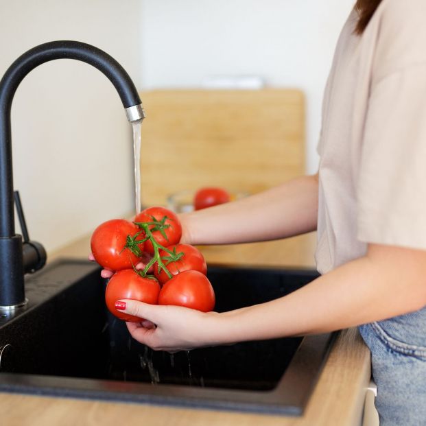 Desinfecta los tomates y las picotas con vinagre Foto: bigstock