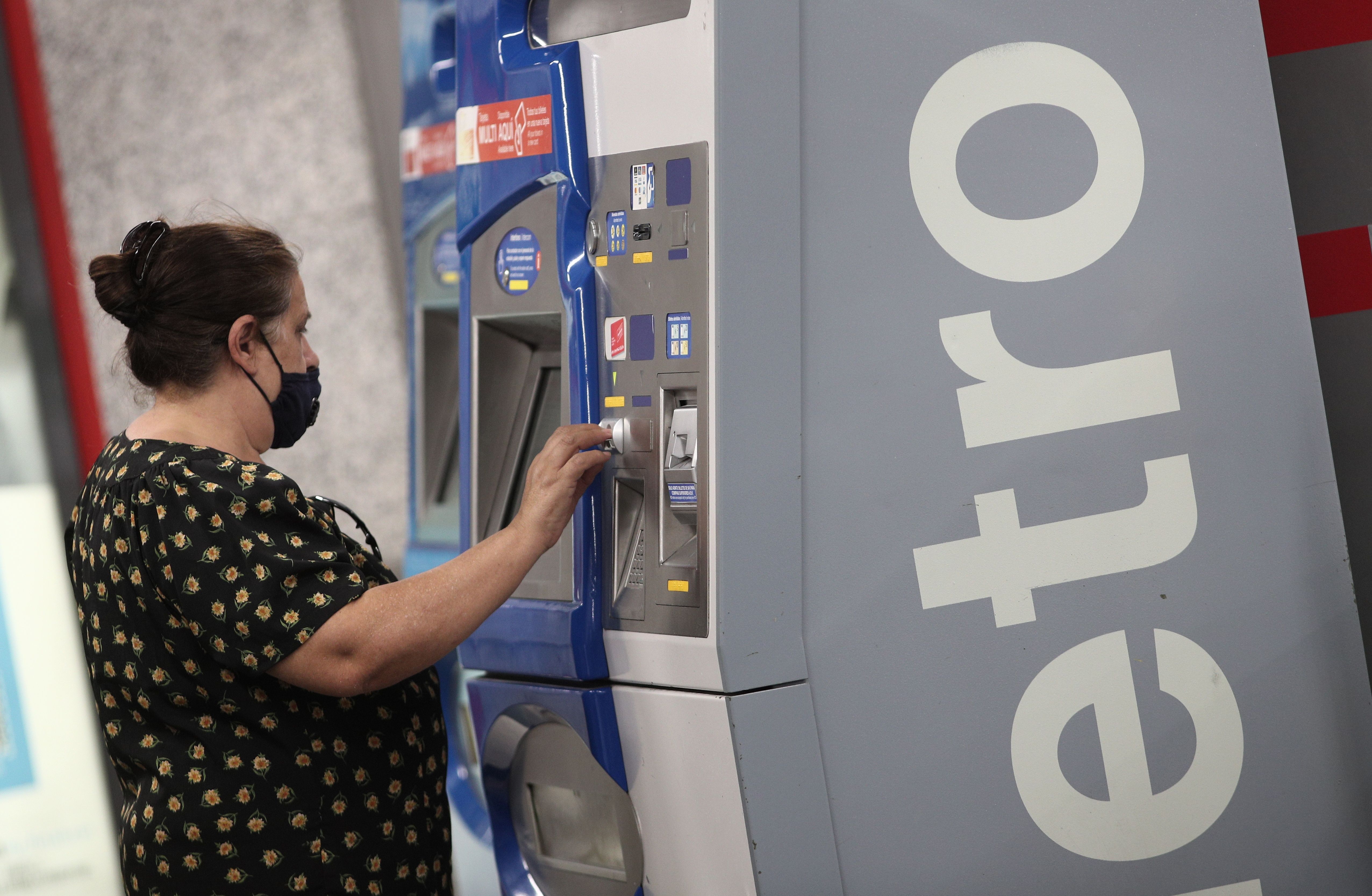 Ya es posible recargar el abono transporte desde el móvil... pero sólo para algunos