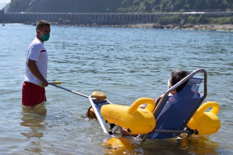 Cruz Roja ofrecerá este verano el servicio de baño asistido en 57 playas del litoral. Foto: Europa Press