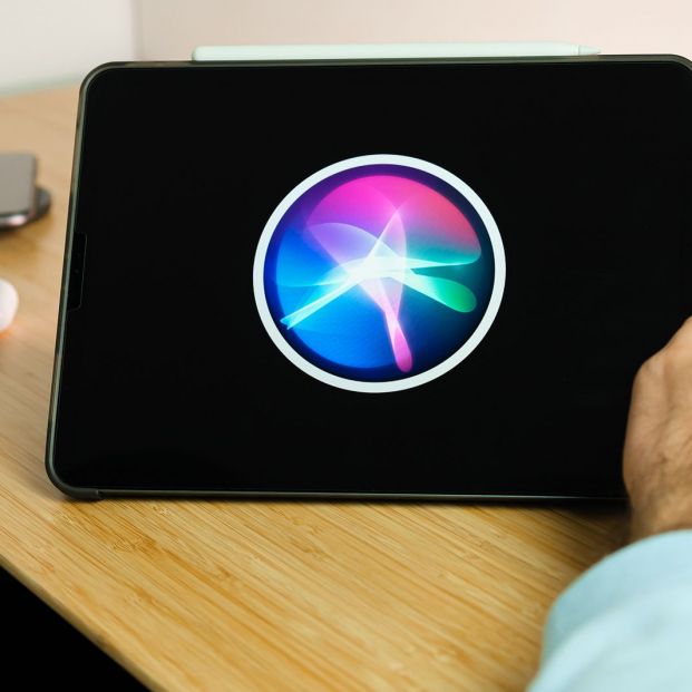 Cambia la voz y el idioma de Siri Foto: bigstock