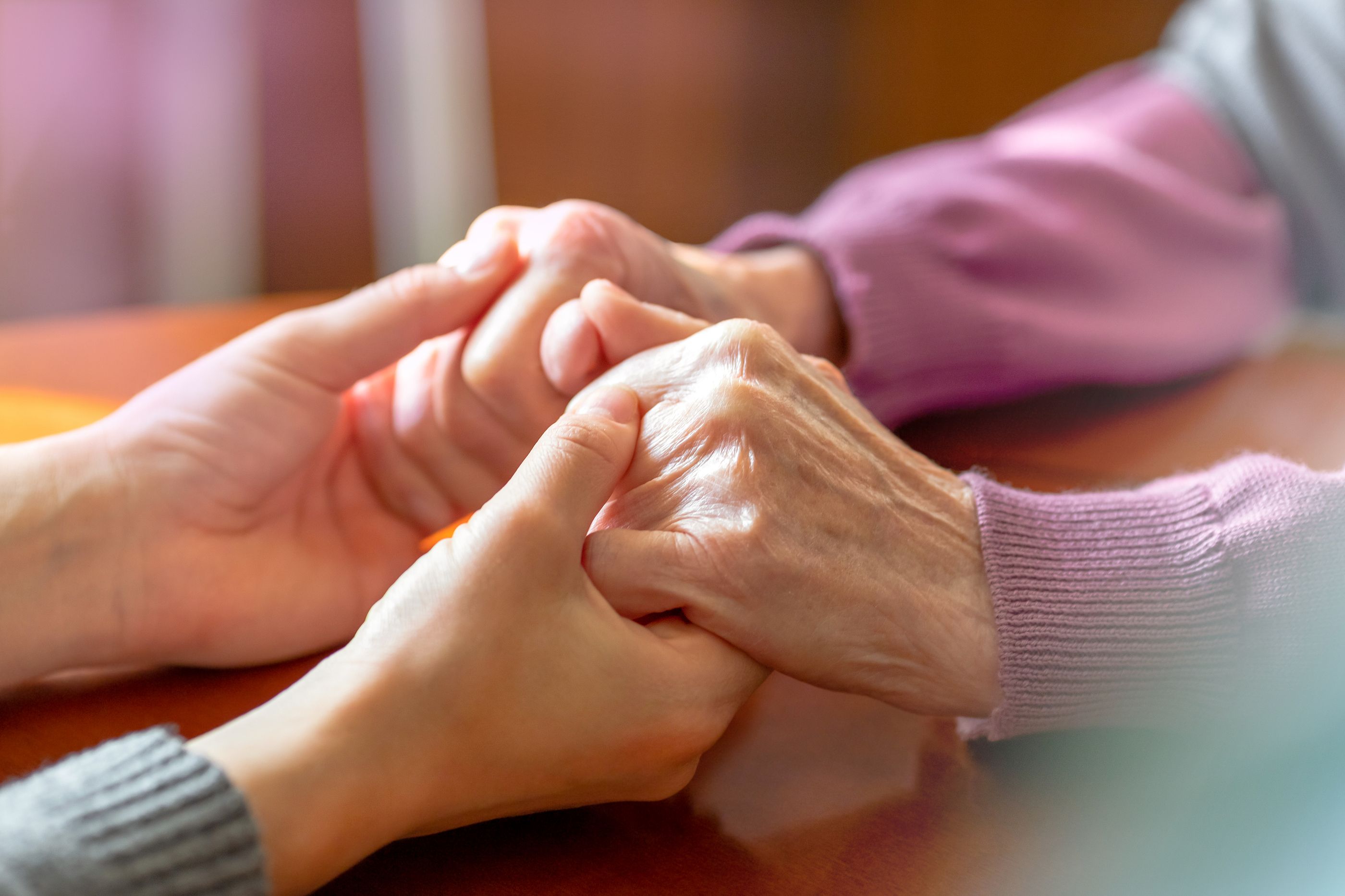 Contrata a una persona para hacer creer a su abuela que su hija seguía viva durante 13 años