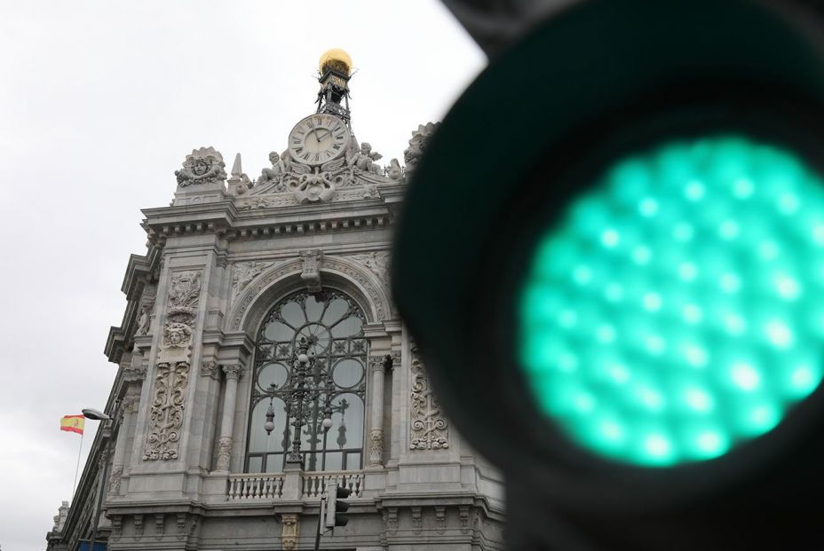 El banco de España ve margen para más cierres de oficinas