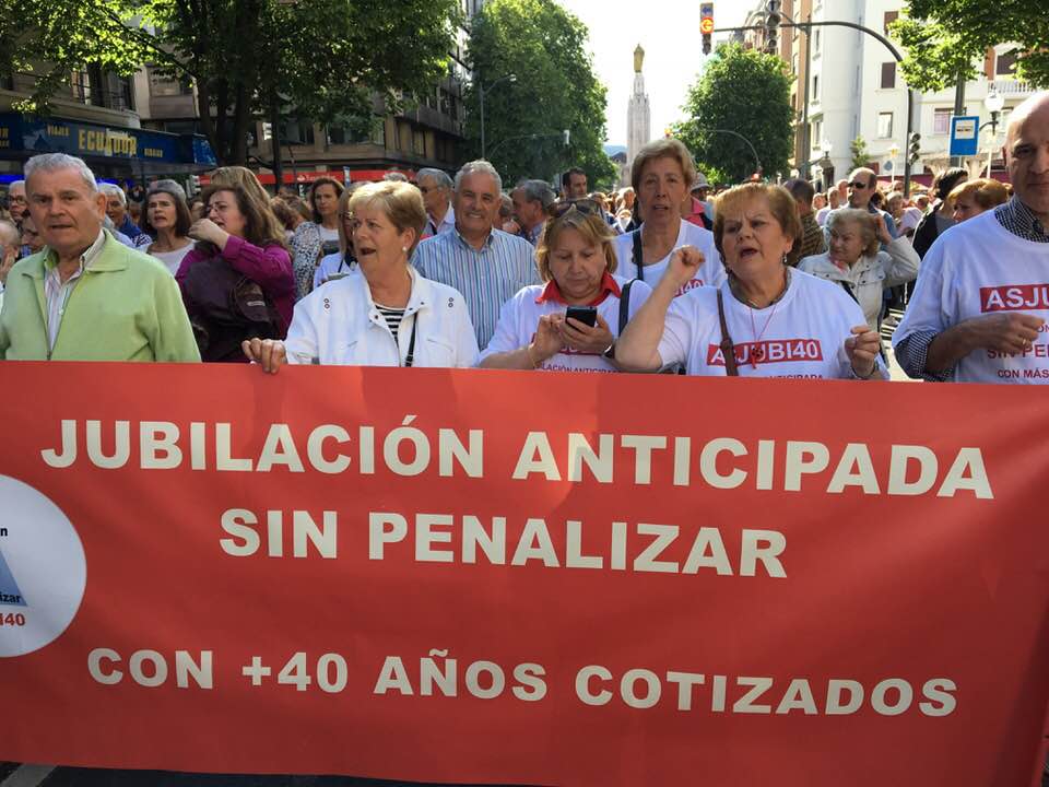 Los jubilados anticipados con largas carreras no se fían de Escrivá: "Siempre nos deja de lado"