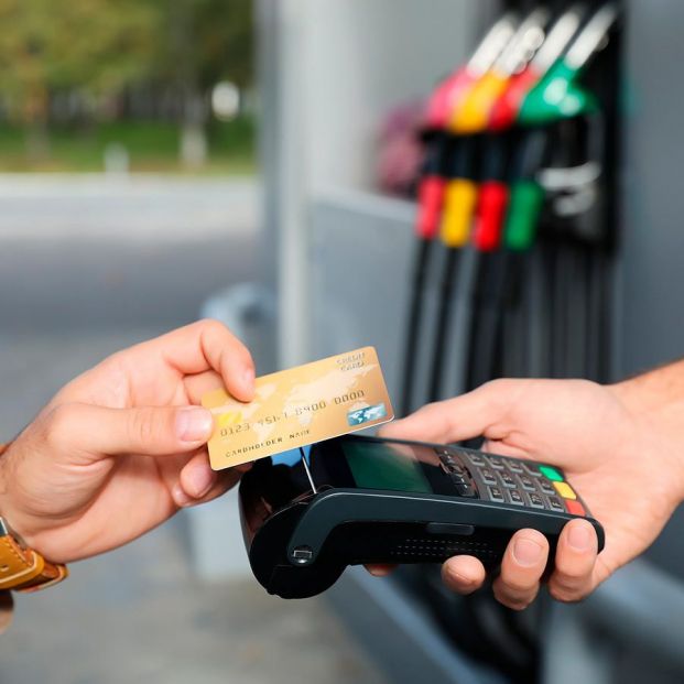 Tarjetas con descuentos en gasolina: ¿merecen la pena o tienen truco?