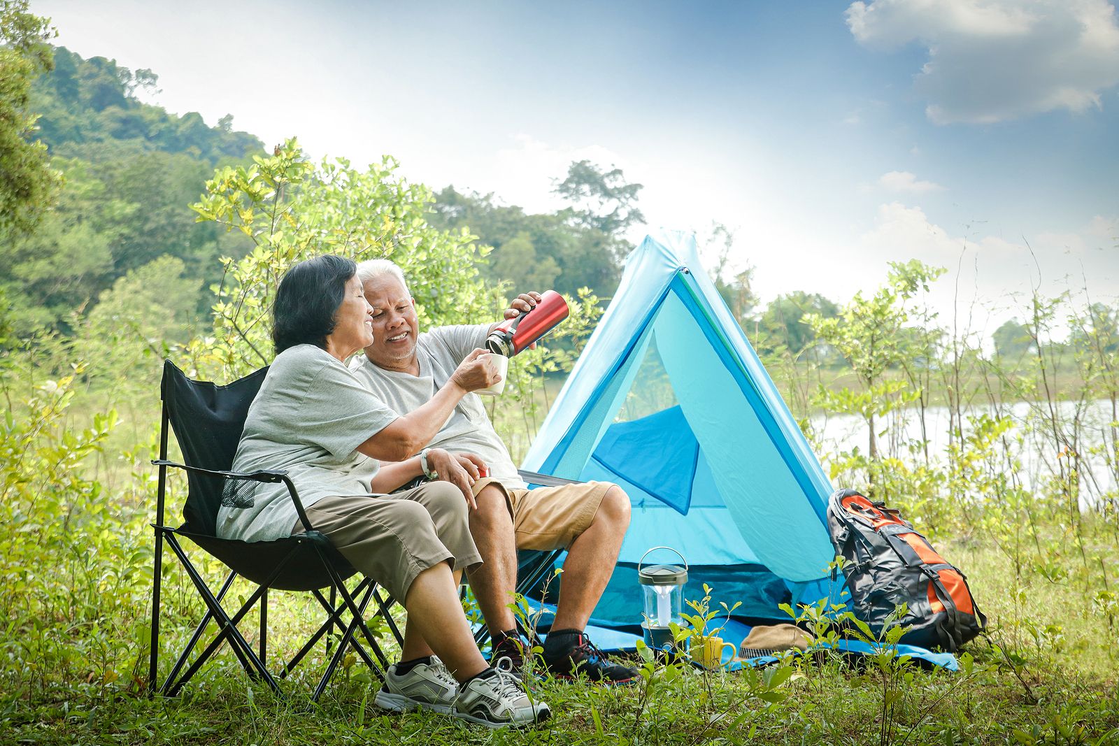Consejos para una acampada perfecta para mayores (Foto Bigstock)