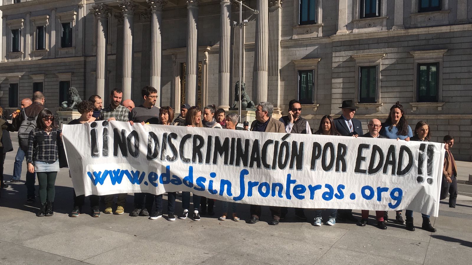 Manifestación de Edad sin Fronteras