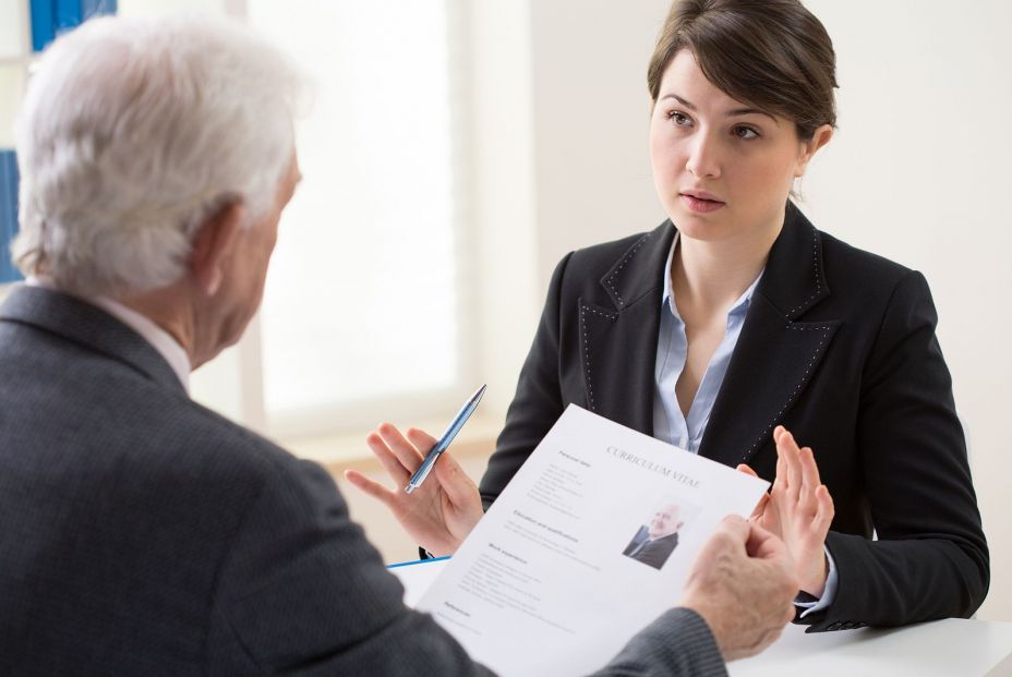 Motivos para tener un currículum vitae al día incluso si te has jubilado (Foto Bigstock) 2