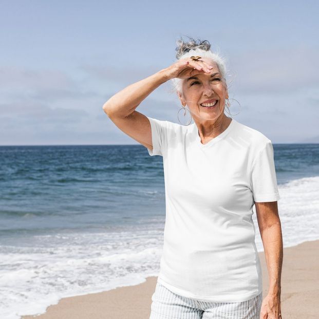 Consejos para cuidar la piel de los mayores en verano (Foto Bigstock) 3