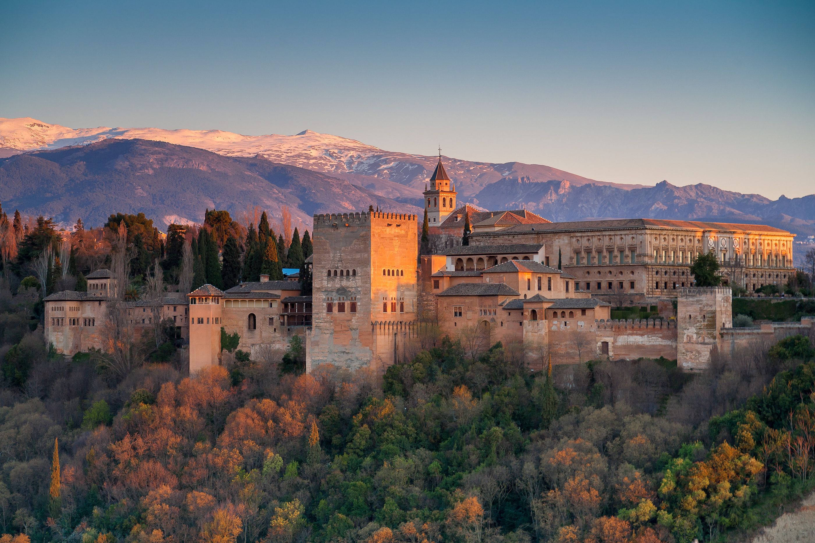 Este mapa muestra cuál es la atracción turística más popular en cada provincia: ¿Cuántas conoces? Foto: Bigstock