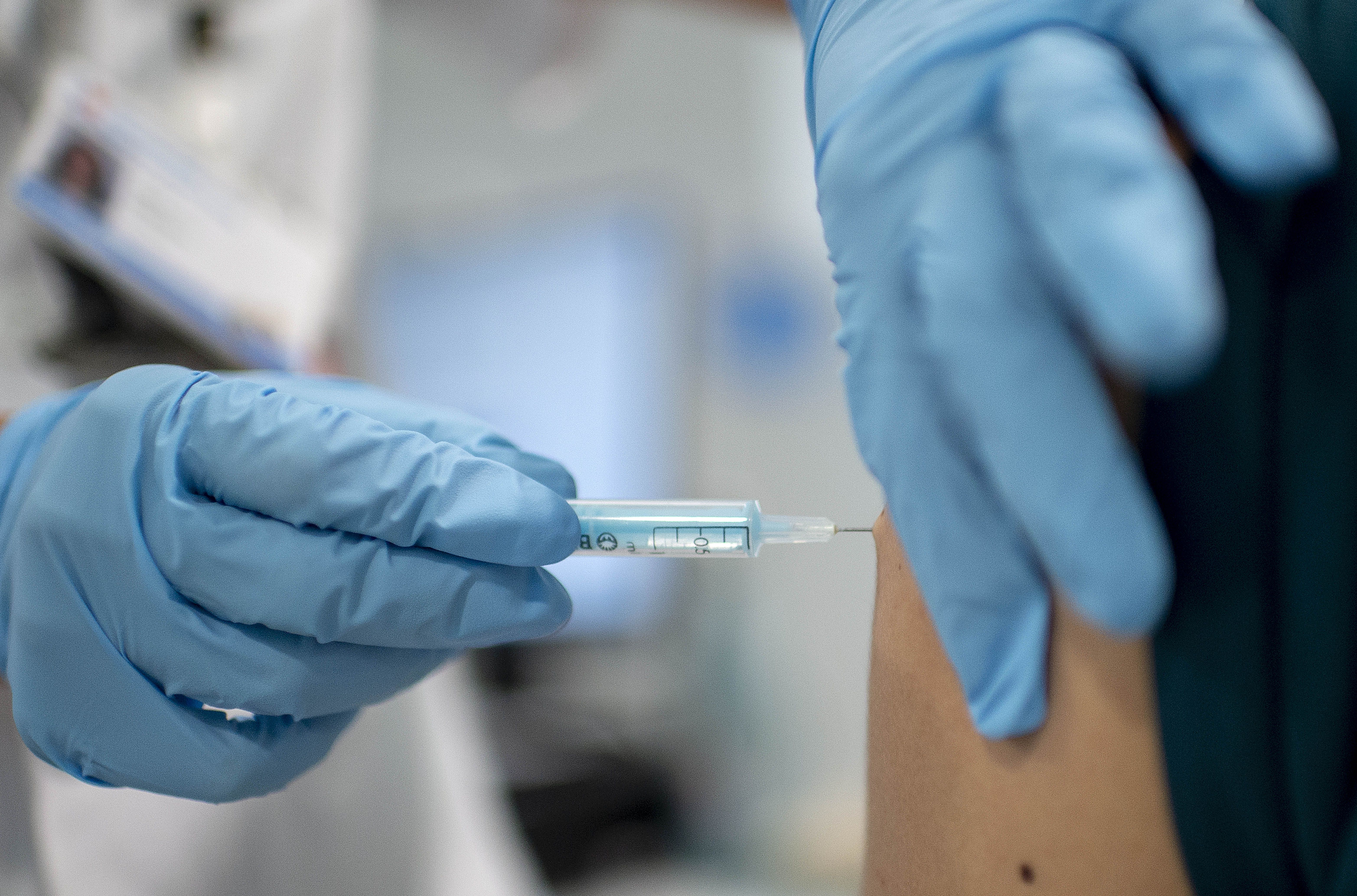 La OMS no apoya la tercera dosis de la vacuna: "No hay datos que lo justifiquen de momento". Foto: Europa Press